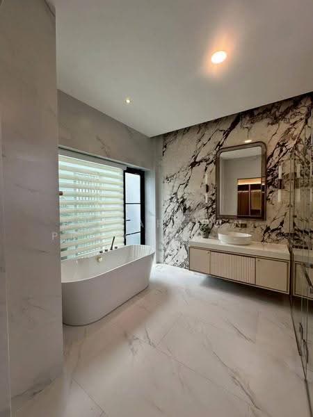 Nantawan Rama 9 - New Krungthepkreetha, Bangkok, Saphan Sung, Bangkok, 5 Bedrooms, 558 sqm, Single Detached House For Sale, by Pattarapon Preechalertpiriya, 500518763 - DDproperty.com