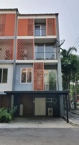 3-BR Townhouse, Bangkok, Khan Na Yao, Bangkok, 3 Bedrooms, 202 sqm, Townhouse For Sale, by Ratchanon Songthammakul, 500518801 - DDproperty.com