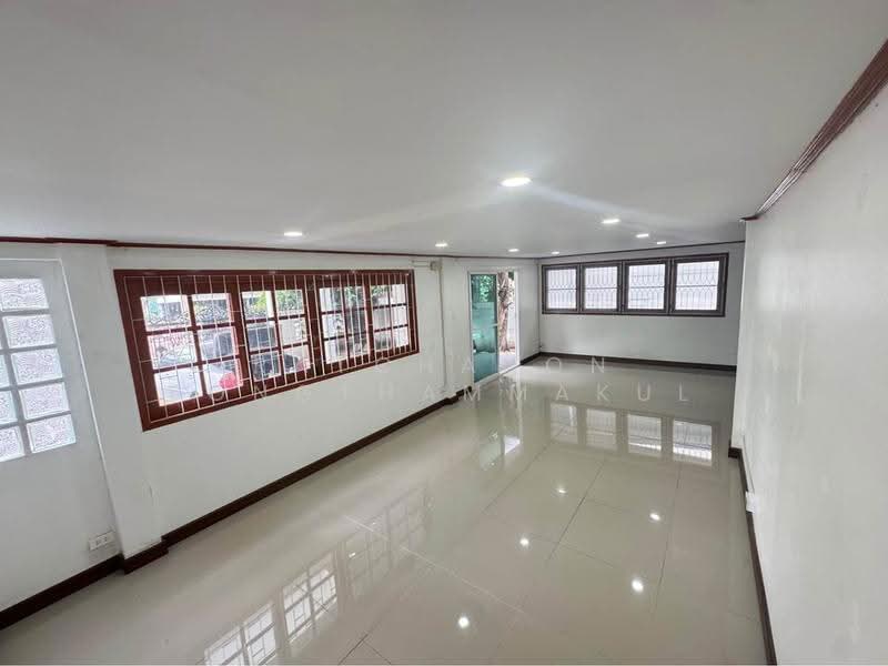 undefined, Bangkok, Prawet, Bangkok, 5 Bedrooms, 377 sqm, Single Detached House For Sale, by Ratchanon Songthammakul, 500518823 - DDproperty.com