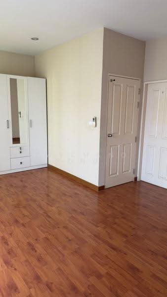 Baan Klang Muang S-Sense Onnuch-Wongwan, Bangkok, Lat Krabang Road, Lat Krabang, Bangkok, 3 Bedrooms, 128 sqm, Townhouse For Sale, by Ratchanon Songthammakul, 500518855 - DDproperty.com