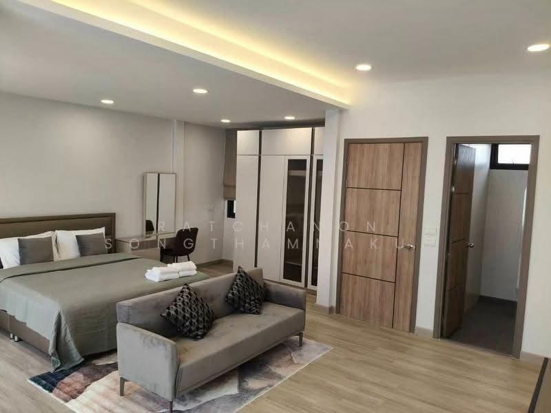 3-BR Townhouse, Bangkok, Khlong Tan Nua, Watthana, Bangkok, 3 Bedrooms, 200 sqm, Townhouse For Rent, by Ratchanon Songthammakul, 500518905 - DDproperty.com