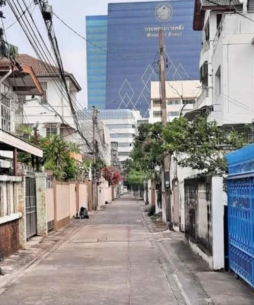 3-BR House, Bangkok, Samsen Nai, Phaya Thai, Bangkok, 3 Bedrooms, 150 sqm, Single Detached House For Sale, by Ratchanon Songthammakul, 500518908 - DDproperty.com
