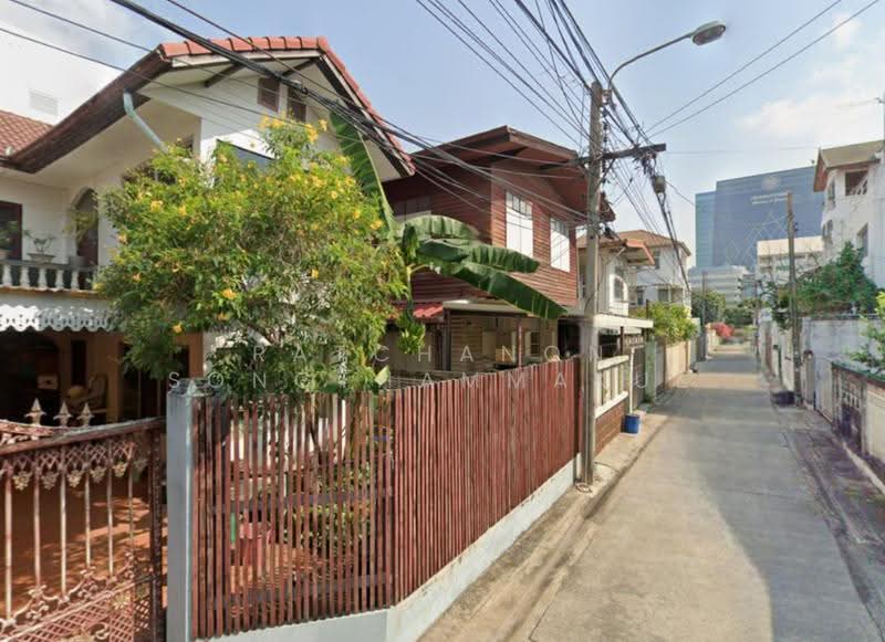 3-BR House, Bangkok, Samsen Nai, Phaya Thai, Bangkok, 3 Bedrooms, 150 sqm, Single Detached House For Sale, by Ratchanon Songthammakul, 500518908 - DDproperty.com
