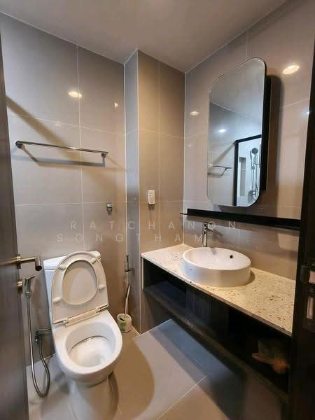 XT Huaikhwang, Bangkok, 244 Ratchadaphisek Road, Huai Khwang, Bangkok, 1 Bedroom, 30 sqm, Condo For Rent, by Ratchanon Songthammakul, 500518922 - DDproperty.com