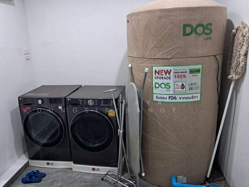Baan Klang Muang Ladprao 101 Station, Bangkok, Soi Ladprao 101 Yeak 42, Khlong Chan, Bang Kapi, Bangkok, 4 Bedrooms, 325 sqm, Townhouse For Rent, by Trinnaya Dungsirisangthong, 500519052 - DDproperty.com