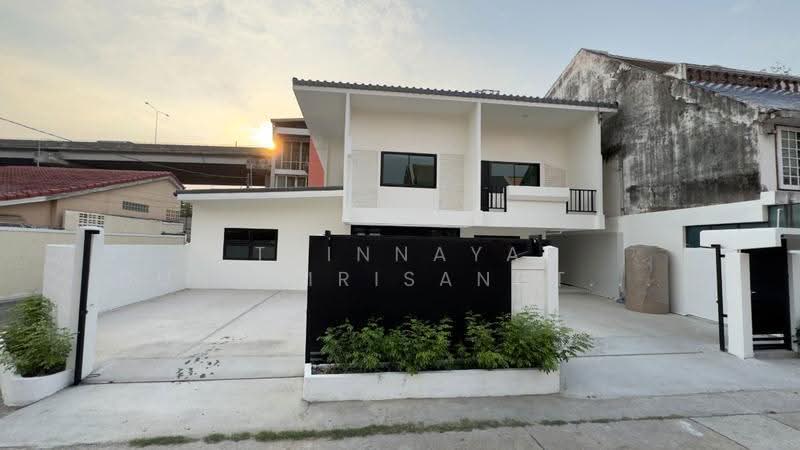 3-BR House, Bangkok, Suan Luang, Bangkok, 3 Bedrooms, 300 sqm, Single Detached House For Rent, by Trinnaya Dungsirisangthong, 500519097 - DDproperty.com