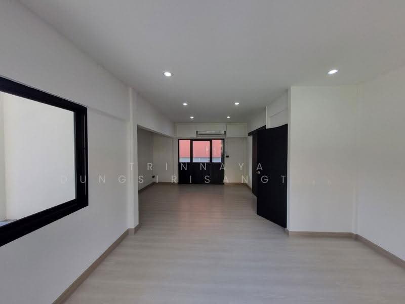 3-BR House, Bangkok, Suan Luang, Bangkok, 3 Bedrooms, 300 sqm, Single Detached House For Rent, by Trinnaya Dungsirisangthong, 500519097 - DDproperty.com