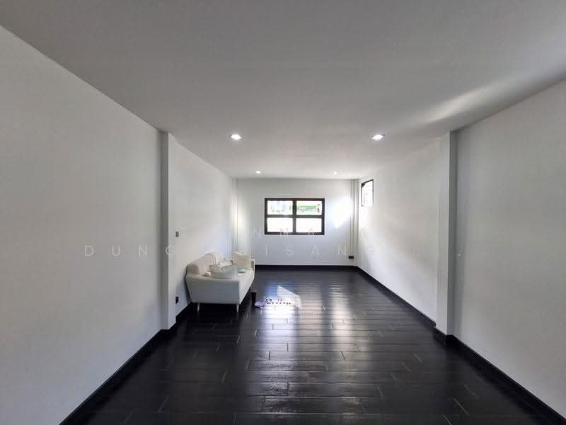 3-BR House, Bangkok, Suan Luang, Bangkok, 3 Bedrooms, 300 sqm, Single Detached House For Rent, by Trinnaya Dungsirisangthong, 500519097 - DDproperty.com