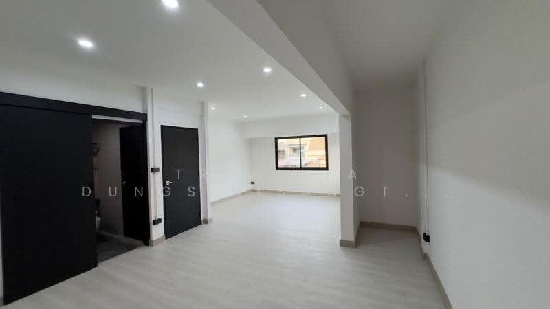 3-BR House, Bangkok, Suan Luang, Bangkok, 3 Bedrooms, 300 sqm, Single Detached House For Rent, by Trinnaya Dungsirisangthong, 500519097 - DDproperty.com