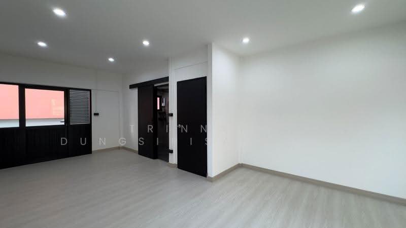 3-BR House, Bangkok, Suan Luang, Bangkok, 3 Bedrooms, 300 sqm, Single Detached House For Rent, by Trinnaya Dungsirisangthong, 500519097 - DDproperty.com