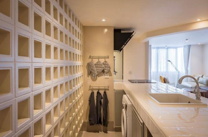 Omni Tower Sukhumvit Nana, Bangkok, 69 Sukhumvit 4 Alley, Khlong Toei, Bangkok, 2 Bedrooms, 77 sqm, Condo For Sale, by Trinnaya Dungsirisangthong, 500519112 - DDproperty.com