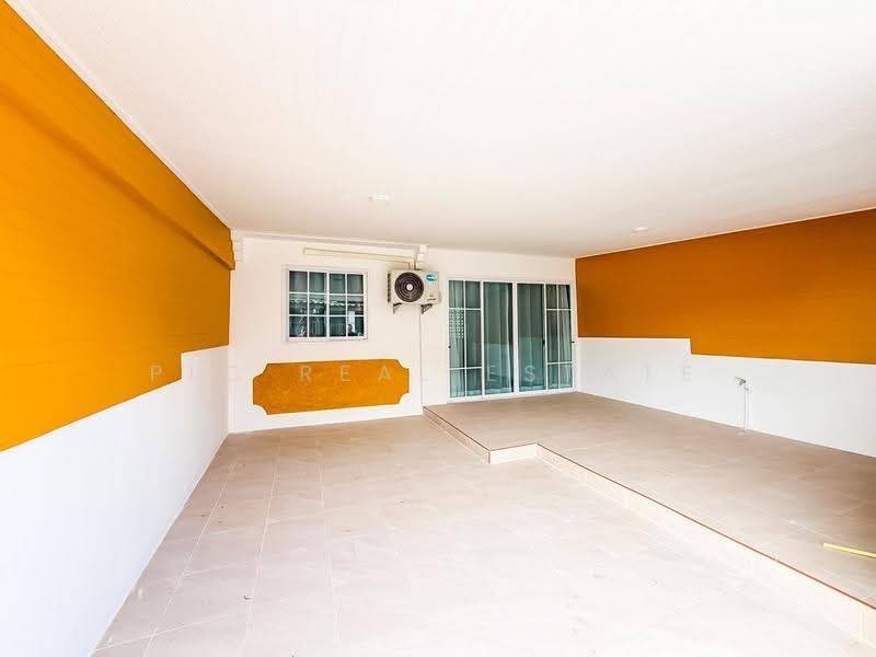 Renovated Townhouse for Sale Khao Talo East Pattaya, Chon Buri (Pattaya), Nong Pru, Bang Lamung (Pattaya), Chon Buri (Pattaya), 2 Bedrooms, 80 sqm, Semi-Detached House (Twin House) For Sale, by PLC real estate, 500519122 - DDproperty.com
