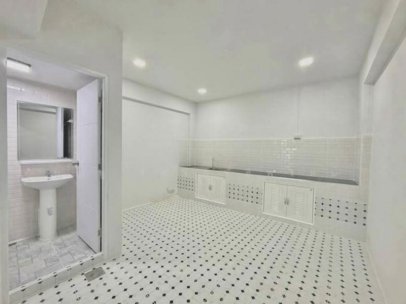 หมู่บ้านพรทิพย์ ซอยบางศรีเมือง37, Nonthaburi, Bang Sri Muang, Muang Nonthaburi, Nonthaburi, 3 Bedrooms, 1 sqm, Townhouse For Sale, by บุญชู อัศวฤทธิพรหม์, 500519154 - DDproperty.com
