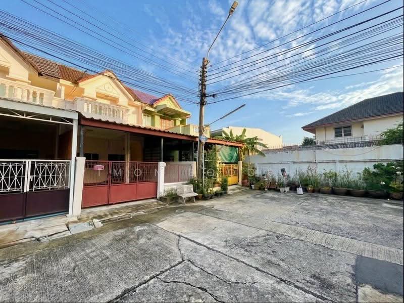 หมู่บ้านพรไพลิน, Bangkok, Samsen Nok, Huai Khwang, Bangkok, 3 Bedrooms, 130 sqm, Townhouse For Sale, by Vimon Boodpha, 500519164 - DDproperty.com