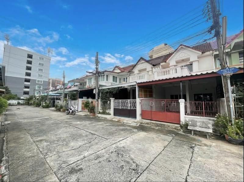 หมู่บ้านพรไพลิน, Bangkok, Samsen Nok, Huai Khwang, Bangkok, 3 Bedrooms, 130 sqm, Townhouse For Sale, by Vimon Boodpha, 500519164 - DDproperty.com