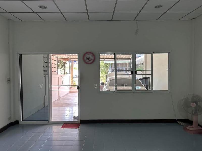 หมู่บ้านพรไพลิน, Bangkok, Samsen Nok, Huai Khwang, Bangkok, 3 Bedrooms, 130 sqm, Townhouse For Sale, by Vimon Boodpha, 500519164 - DDproperty.com