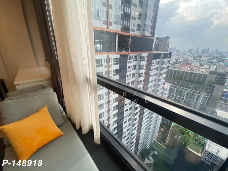 XT Huaikhwang, Bangkok, 244 Ratchadaphisek Road, Huai Khwang, Bangkok, Studio, 30 sqm, Condo For Rent, by Susira Preuksawun, 500519173 - DDproperty.com