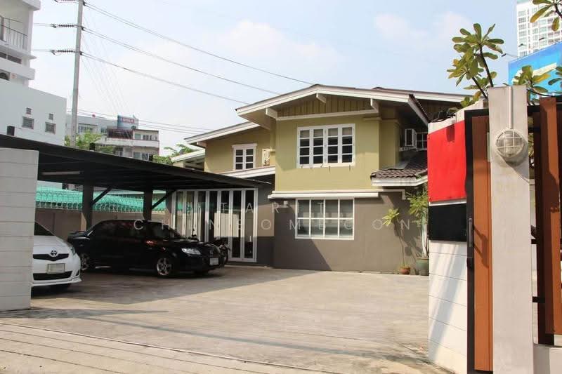 6-BR House, Bangkok, Jom Phon, Chatuchak, Bangkok, 6 Bedrooms, 450 sqm, Single Detached House For Sale, by Tarit Chinsomboon, 500519330 - DDproperty.com