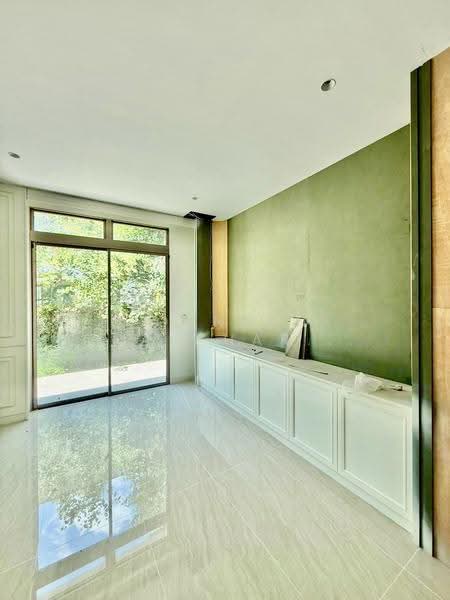4-BR House, Bangkok, Saphan Sung, Bangkok, 4 Bedrooms, 400 sqm, Single Detached House For Sale, by Pornpan Chantharakasemchai, 500519473 - DDproperty.com