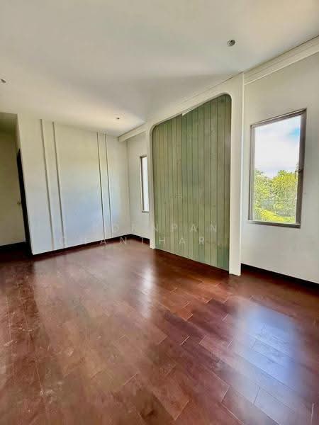 4-BR House, Bangkok, Saphan Sung, Bangkok, 4 Bedrooms, 400 sqm, Single Detached House For Sale, by Pornpan Chantharakasemchai, 500519473 - DDproperty.com