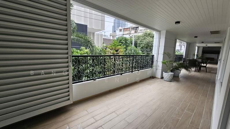 GM Residence, Bangkok, Soi Ekkamai 18, Khlong Tan Nua, Watthana, Bangkok, 4 Bedrooms, 320 sqm, Condo For Rent, by BANGKOK PROPERTY AGENTS, 500519715 - DDproperty.com