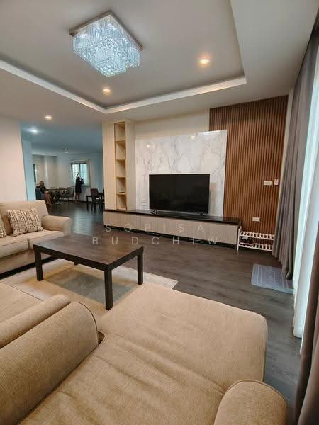 Ekkamai house near BTS Ekkamai. 3-story detached house, Bangkok, Phra Kanong Nua, Watthana, Bangkok, 4 Bedrooms, 330 sqm, Single Detached House For Rent, by Sopisa Budchiw, 500519744 - DDproperty.com