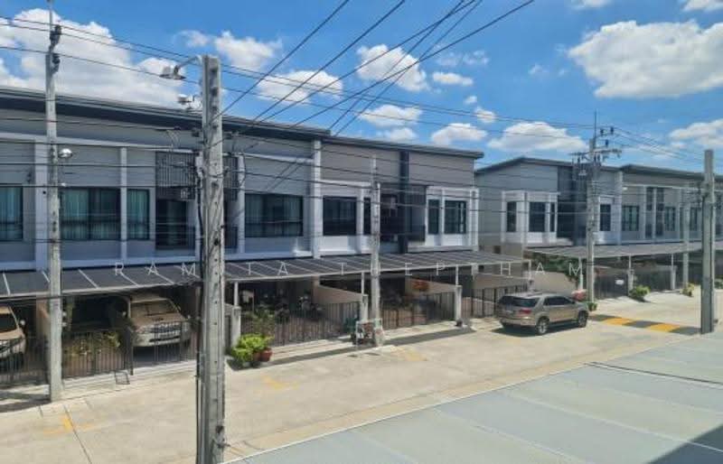 ทาวน์เฮ้าส์ 3-ห้องนอน, กรุงเทพ, ดอกไม้, ประเวศ, กรุงเทพ, 150 ตร.ม., ทาวน์เฮ้าส์ ขาย, โดย Ramita Theptham, 500519889 - DDproperty.com