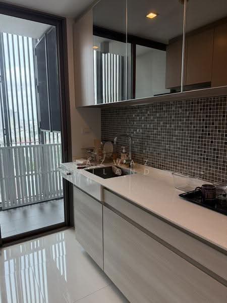 The Room BTS Wongwianyai, Bangkok, 44 KrungThonBuri Road, Khlong Ton Sai, Khlong San, Bangkok, 1 Bedroom, 50 sqm, Condo For Rent, by Fazwaz (Thailand) Co., Ltd., 500519930 - DDproperty.com