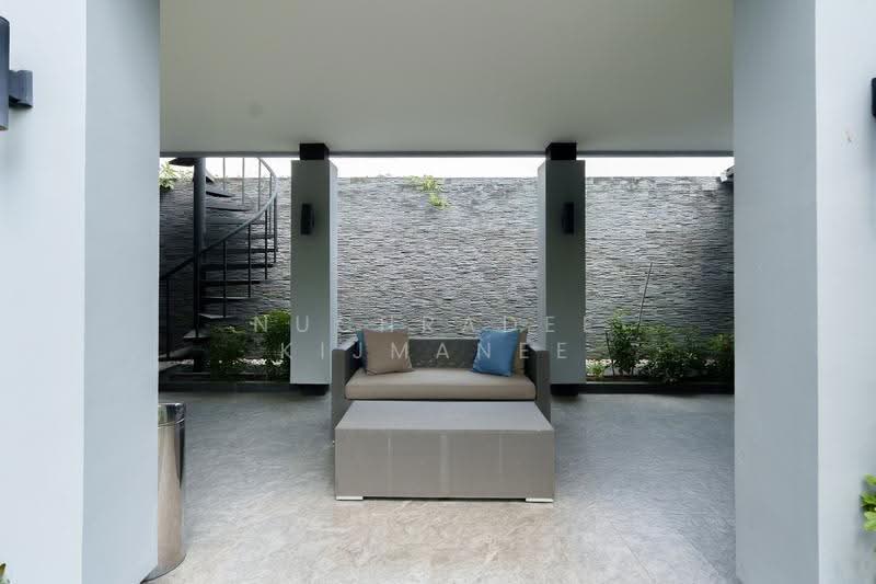 Villa Nakarin Onnut-Wongwaen, Bangkok, Sukhapiban 2 Road, Prawet, Bangkok, 6 Bedrooms, 665 sqm, Single Detached House For Sale, by Nuchradee Kijmanee, 500520000 - DDproperty.com