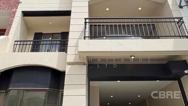 Townhouse Pinklao, Bangkok, Bang Bamru, Bang Phlat, Bangkok, 4 Bedrooms, 380 sqm, Townhouse For Sale, by CBRE (Thailand) Co.,Ltd, 500520034 - DDproperty.com