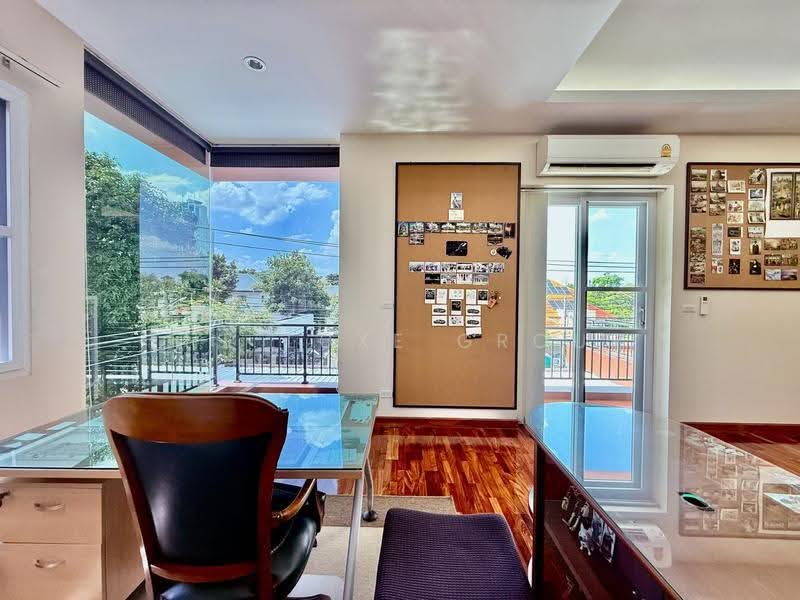 Lake Side Villa 1, Samut Prakan, Bang Kaeo, Bang Plee, Samut Prakan, 4 Bedrooms, 788 sqm, Single Detached House For Sale, by The Luxe Group, 500520035 - DDproperty.com
