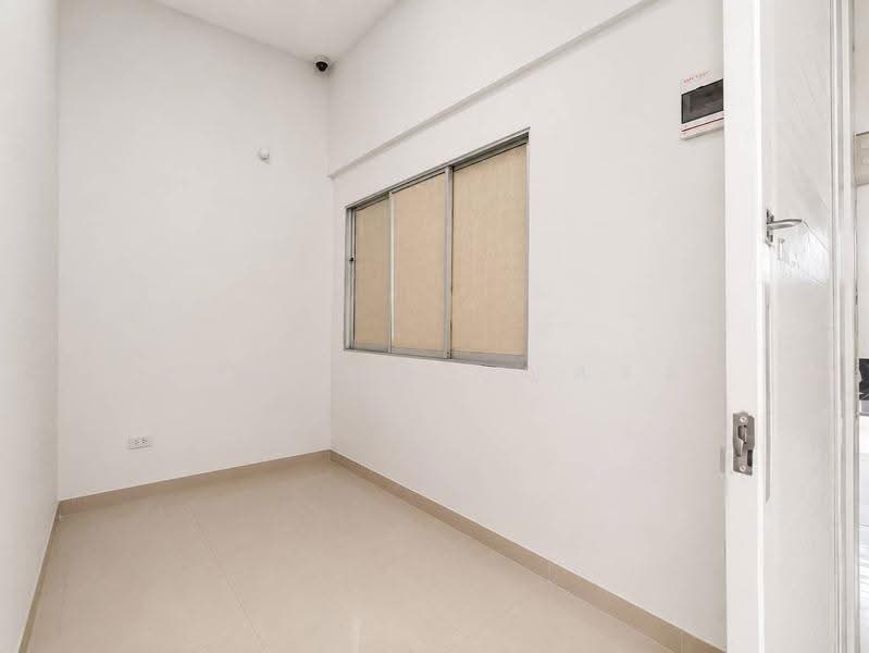 Shop 1 ชั้น สร้างเอง พร้อมทาวน์โฮม 3 ชั้น (หลังมุม) ติดถนนสุขาภิบาล 5, กรุงเทพ, สุขาภิบาล 5 ซอย 12, ท่าแร้ง, บางเขน, กรุงเทพ, 360 ตร.ม., พื้นที่ขายของ ขาย, โดย กรกฤตย์ บุญสระ, 500520072 - DDproperty.com