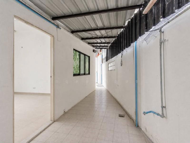 Shop 1 ชั้น สร้างเอง พร้อมทาวน์โฮม 3 ชั้น (หลังมุม) ติดถนนสุขาภิบาล 5, กรุงเทพ, สุขาภิบาล 5 ซอย 12, ท่าแร้ง, บางเขน, กรุงเทพ, 360 ตร.ม., พื้นที่ขายของ ขาย, โดย กรกฤตย์ บุญสระ, 500520072 - DDproperty.com