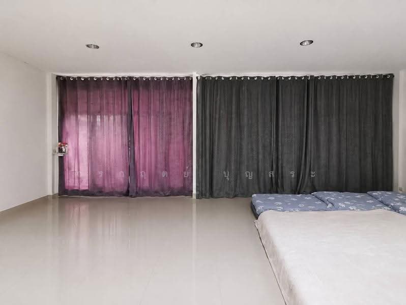 Shop 1 ชั้น สร้างเอง พร้อมทาวน์โฮม 3 ชั้น (หลังมุม) ติดถนนสุขาภิบาล 5, กรุงเทพ, สุขาภิบาล 5 ซอย 12, ท่าแร้ง, บางเขน, กรุงเทพ, 360 ตร.ม., พื้นที่ขายของ ขาย, โดย กรกฤตย์ บุญสระ, 500520072 - DDproperty.com