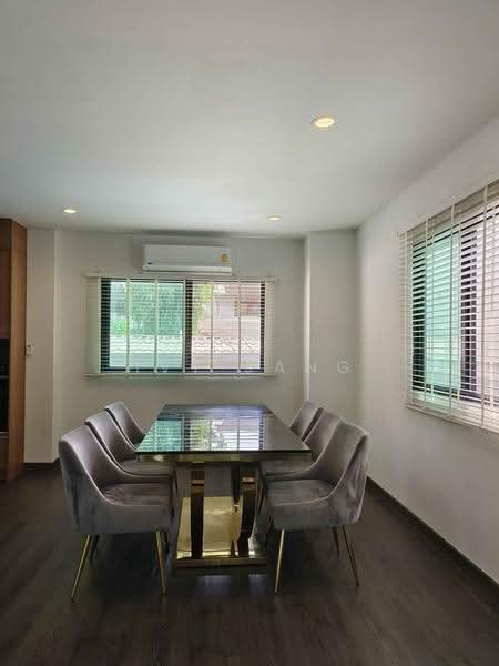 Ekkamai house, Bangkok, Phra Kanong Nua, Watthana, Bangkok, 4 Bedrooms, 330 sqm, Single Detached House For Rent, by Ivy Jang, 500520087 - DDproperty.com
