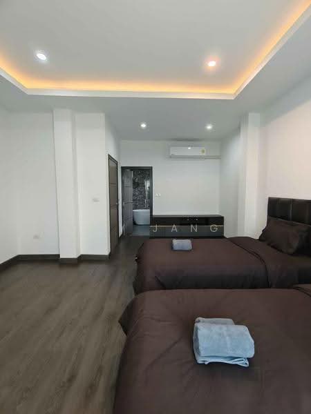 Ekkamai house, Bangkok, Phra Kanong Nua, Watthana, Bangkok, 4 Bedrooms, 330 sqm, Single Detached House For Rent, by Ivy Jang, 500520087 - DDproperty.com