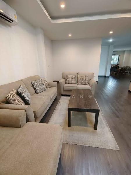 Ekkamai house, Bangkok, Phra Kanong Nua, Watthana, Bangkok, 4 Bedrooms, 330 sqm, Single Detached House For Rent, by Ivy Jang, 500520087 - DDproperty.com