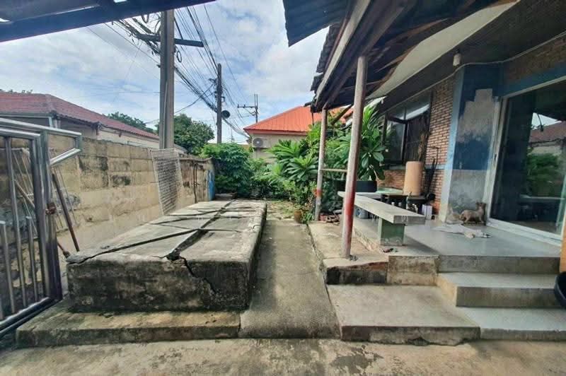 ที่ดินพร้อมบ้านเดี่ยว ชั้นเดียว เนื้อที่ 54 ตร.ว. หมู่บ้านคงหิรัญ ซอยรามอินทรา 49, Bangkok, Tha Rang, Bang Khen, Bangkok, 3 Bedrooms, 216 sqm, Single Detached House For Sale, by ชนะชาติ นนท์ตา, 500520193 - DDproperty.com