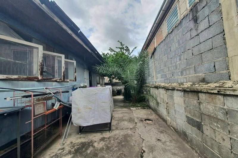 ที่ดินพร้อมบ้านเดี่ยว ชั้นเดียว เนื้อที่ 54 ตร.ว. หมู่บ้านคงหิรัญ ซอยรามอินทรา 49, Bangkok, Tha Rang, Bang Khen, Bangkok, 3 Bedrooms, 216 sqm, Single Detached House For Sale, by ชนะชาติ นนท์ตา, 500520193 - DDproperty.com