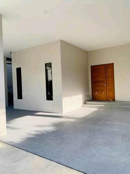 5-BR House, Bangkok, Praborommaharatchawang, Phra Nakhon, Bangkok, 5 Bedrooms, 450 sqm, Single Detached House For Rent, by Woraruethai Klumbun, 500520264 - DDproperty.com