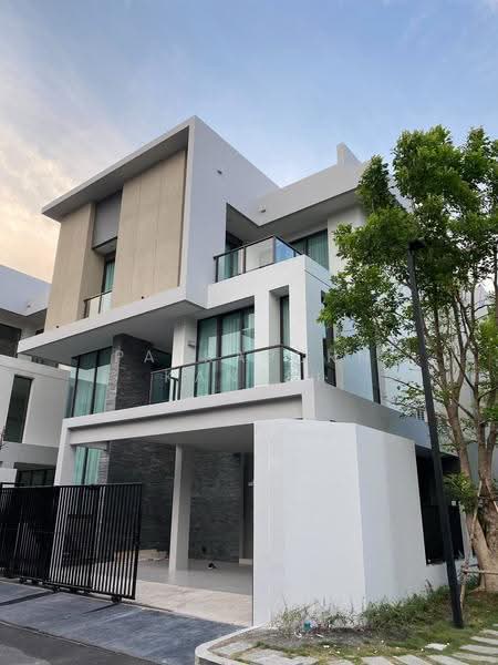 Baan Klang Muang Classe Ekkamai-Ramintra, Bangkok, Sukhonthasawat Road, Lat Phrao, Bangkok, 4 Bedrooms, 346 sqm, Single Detached House For Sale, by Patraporn Kansri, 500520331 - DDproperty.com