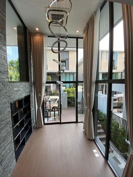 Baan Klang Muang Classe Ekkamai-Ramintra, Bangkok, Sukhonthasawat Road, Lat Phrao, Bangkok, 4 Bedrooms, 346 sqm, Single Detached House For Sale, by Patraporn Kansri, 500520331 - DDproperty.com