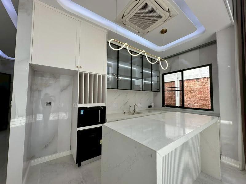 Grand Bangkok Boulevard Srinakarin, Bangkok, Srinagarindra Rd, Nong Bon, Prawet, Bangkok, 5 Bedrooms, 565 sqm, Single Detached House For Sale, by kanthapoom pornngam, 500520552 - DDproperty.com