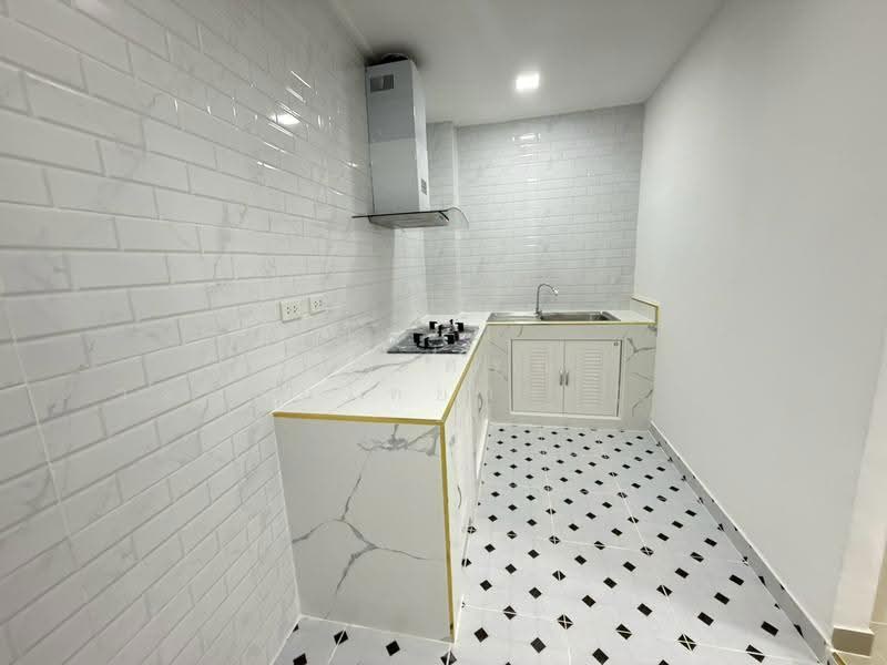 หมู่บ้านร่มทิพย์ หทัยราษฎร์33 คลองสามวา, Bangkok, หทัยราษฎร์33, Bang Chun, Khlong Sam Wa, Bangkok, 2 Bedrooms, 80 sqm, Townhouse For Sale, by นภัสศรณ์ วงศ์สินไทยกร (นันท์), 500520586 - DDproperty.com