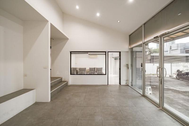 Office Building + Back Office for Rent / Lease / Sale, Ladprao Soi 8, near MRT Ladprao (SPSAD4148), Bangkok, Jom Phon, Chatuchak, Bangkok, , 725 sqm, Office Space For Rent, by Agent Pla, 500520748 - DDproperty.com