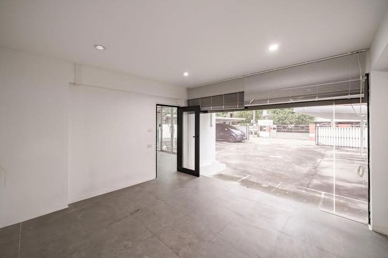 Office Building + Back Office for Rent / Lease / Sale, Ladprao Soi 8, near MRT Ladprao (SPSAD4148), Bangkok, Jom Phon, Chatuchak, Bangkok, , 725 sqm, Office Space For Rent, by Agent Pla, 500520748 - DDproperty.com