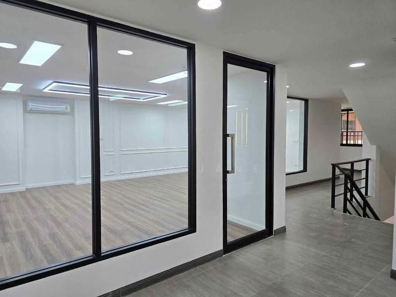 4-Story Office Building with Elevator for Rent – Vibhavadi Rangsit 17 (SPSJP644), Bangkok, วิภาวดีรังสิต 17, Chatuchak, Bangkok, , 600 sqm, Shophouse For Rent, by Khun Jane, 500520758 - DDproperty.com