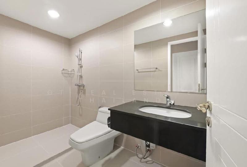 Belle Grand Rama 9, Bangkok, 131 Rama 9 Road, Huai Khwang, Bangkok, 4 Bedrooms, 240 sqm, Condo For Sale, by GT Real Estate Thailand, 500520897 - DDproperty.com