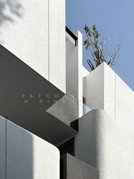 undefined, Bangkok, Hua Mak, Bang Kapi, Bangkok, 3 Bedrooms, 470 sqm, Villa For Sale, by Patcharaporn Binsorlae, 500520964 - DDproperty.com