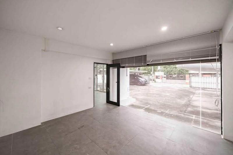 ขายและให้เช่า อาคารสำนักงาน 3 ชั้น home office พร้อมคลังสินค้า ทำเล ลาดพร้าว ( SPSEVE2284 ), กรุงเทพ, ซอย ลาดพร้าว 6, จอมพล, จตุจักร, กรุงเทพ, 724 ตร.ม., สำนักงาน ให้เช่า, โดย Khun Eve, 500520982 - DDproperty.com